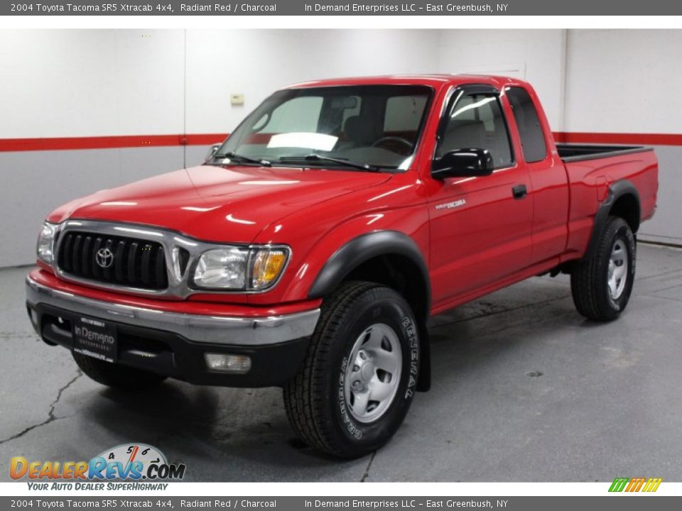 2004 Toyota Tacoma SR5 Xtracab 4x4 Radiant Red / Charcoal Photo #6