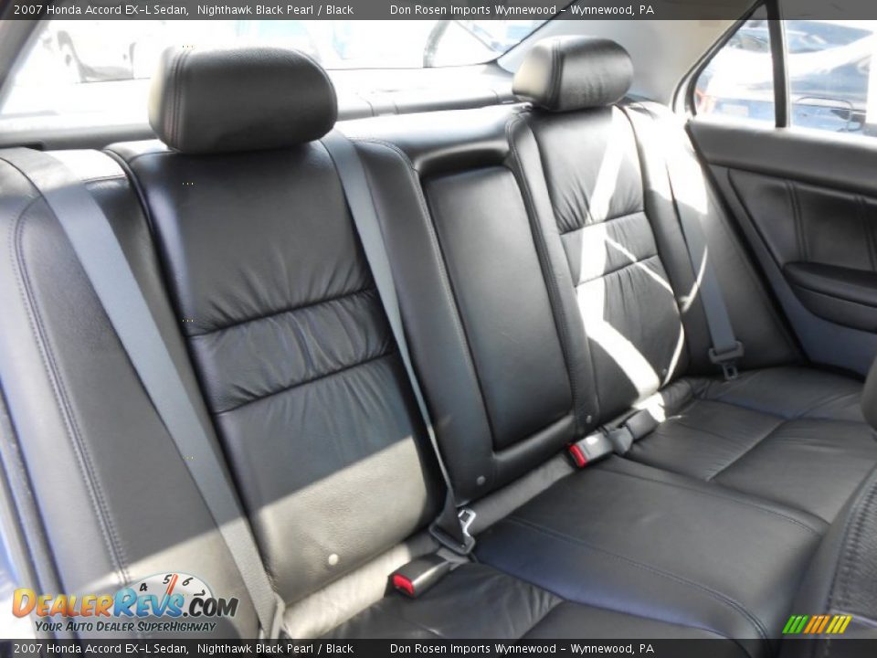 Rear Seat of 2007 Honda Accord EX-L Sedan Photo #14