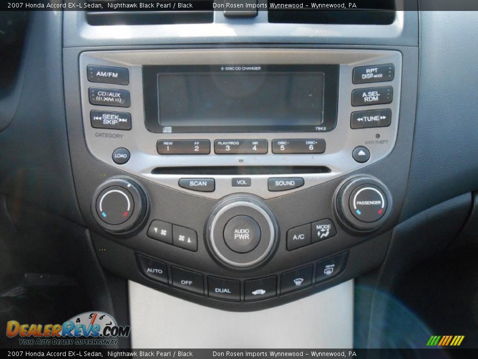Controls of 2007 Honda Accord EX-L Sedan Photo #24