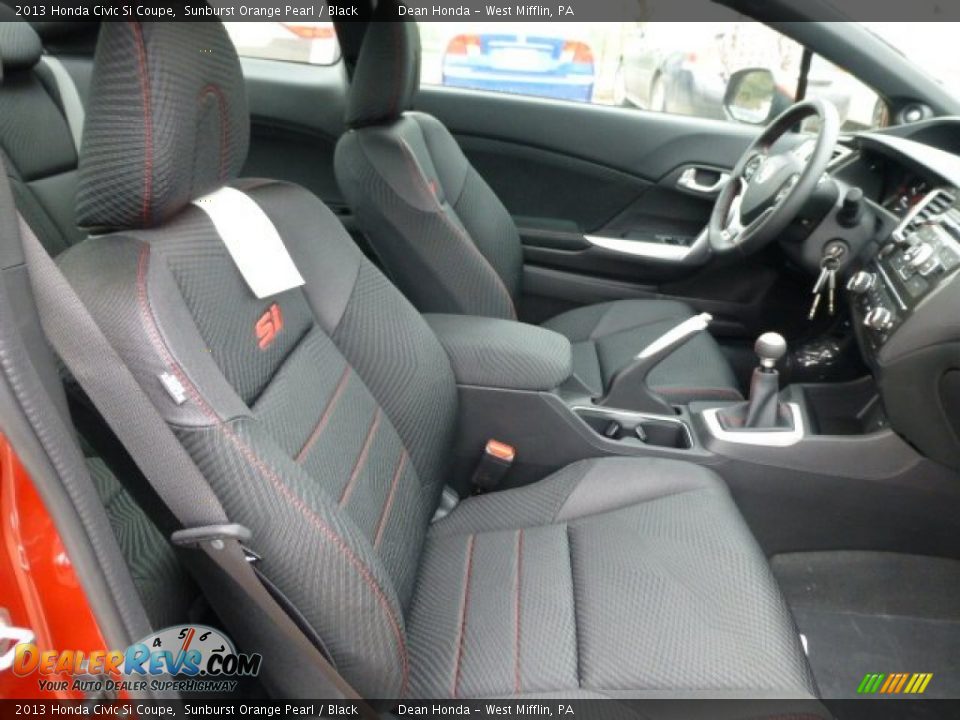 Front Seat of 2013 Honda Civic Si Coupe Photo #10