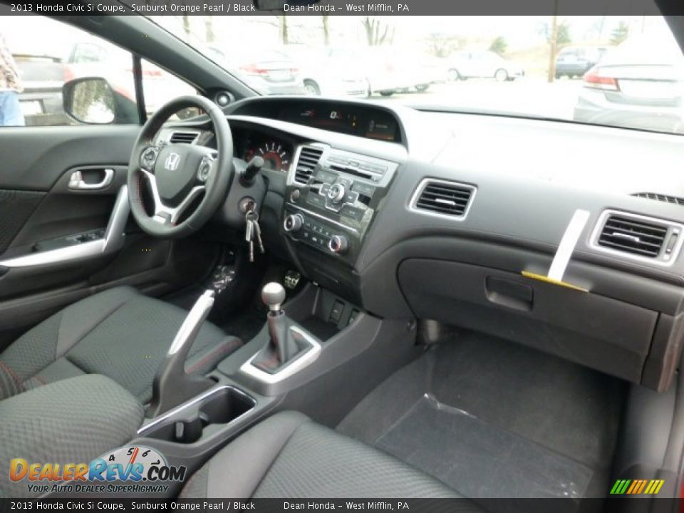 Dashboard of 2013 Honda Civic Si Coupe Photo #11