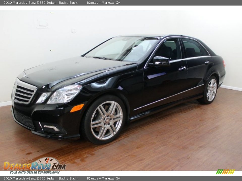 Front 3/4 View of 2010 Mercedes-Benz E 550 Sedan Photo #1