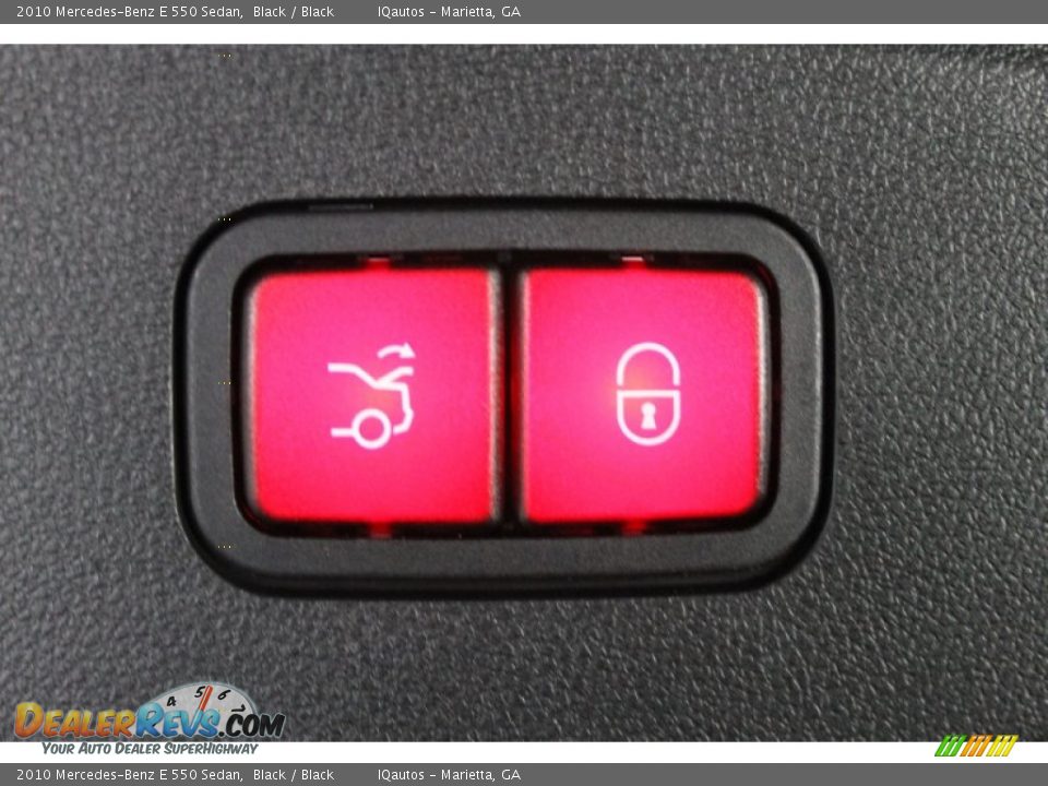 2010 Mercedes-Benz E 550 Sedan Black / Black Photo #36