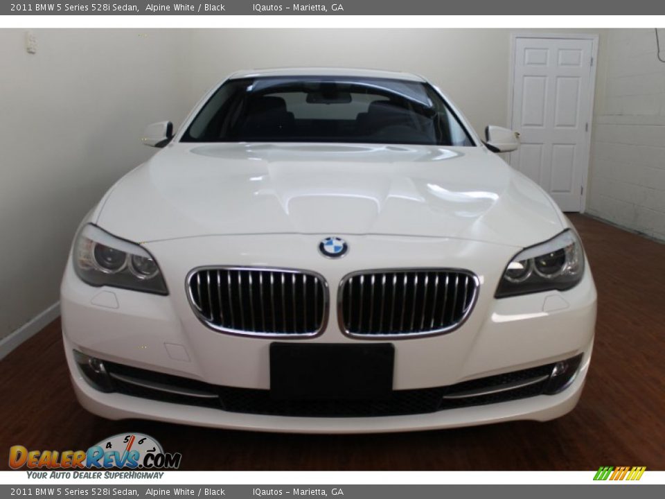 2011 BMW 5 Series 528i Sedan Alpine White / Black Photo #4