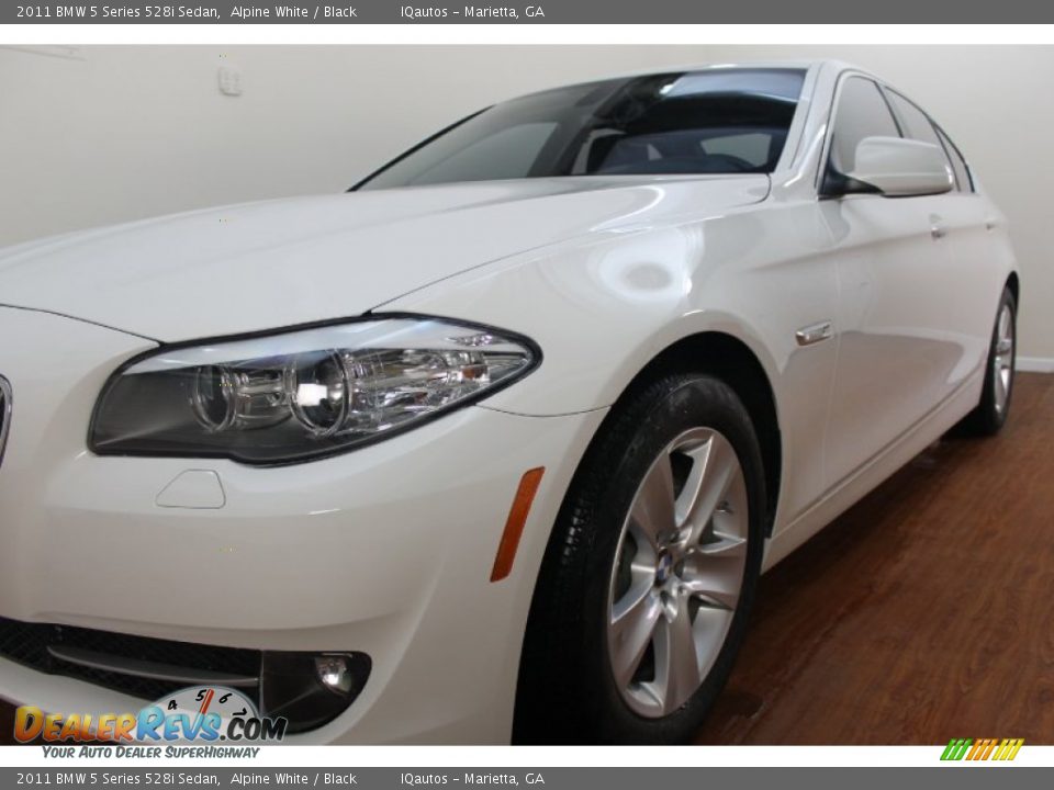 2011 BMW 5 Series 528i Sedan Alpine White / Black Photo #9