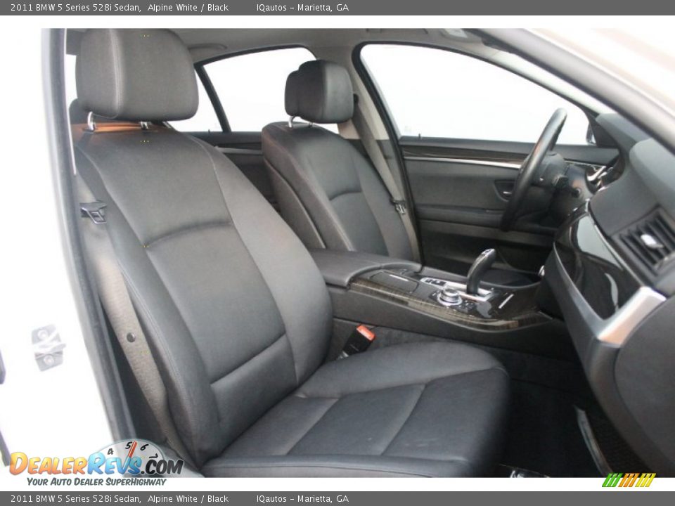 2011 BMW 5 Series 528i Sedan Alpine White / Black Photo #17