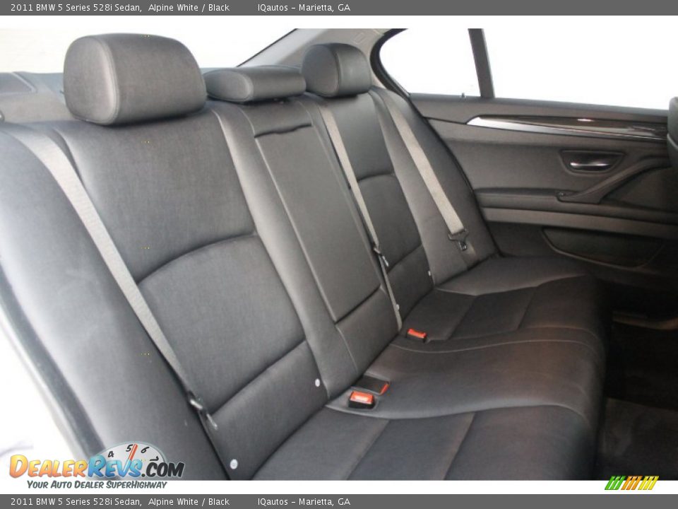 2011 BMW 5 Series 528i Sedan Alpine White / Black Photo #19