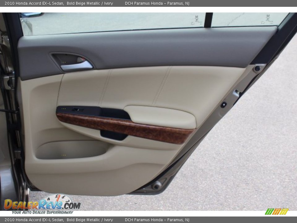 Door Panel of 2010 Honda Accord EX-L Sedan Photo #20