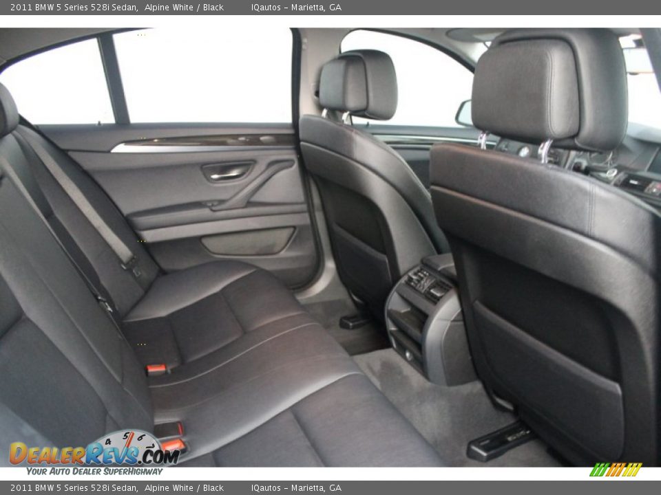 2011 BMW 5 Series 528i Sedan Alpine White / Black Photo #20
