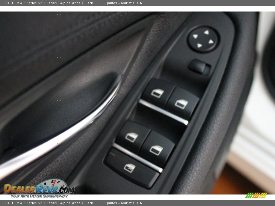2011 BMW 5 Series 528i Sedan Alpine White / Black Photo #22