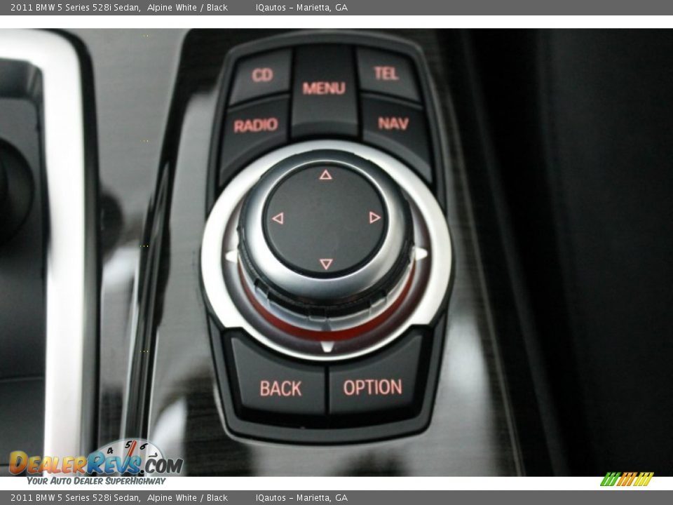 2011 BMW 5 Series 528i Sedan Alpine White / Black Photo #24