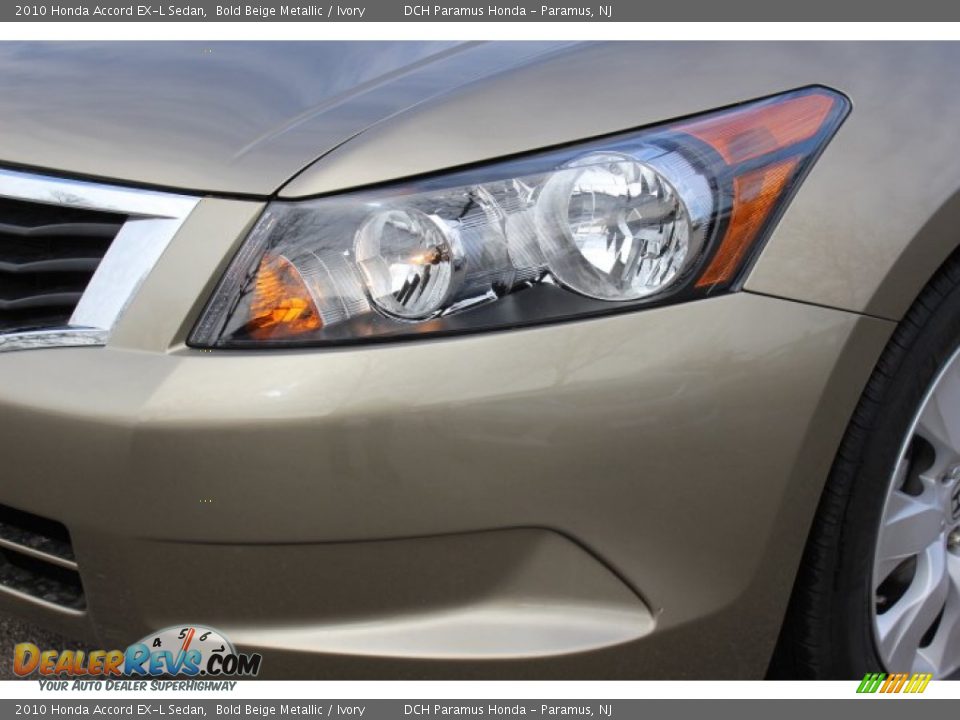 2010 Honda Accord EX-L Sedan Bold Beige Metallic / Ivory Photo #26