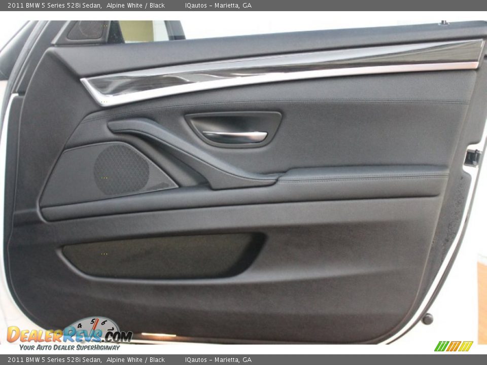 2011 BMW 5 Series 528i Sedan Alpine White / Black Photo #27