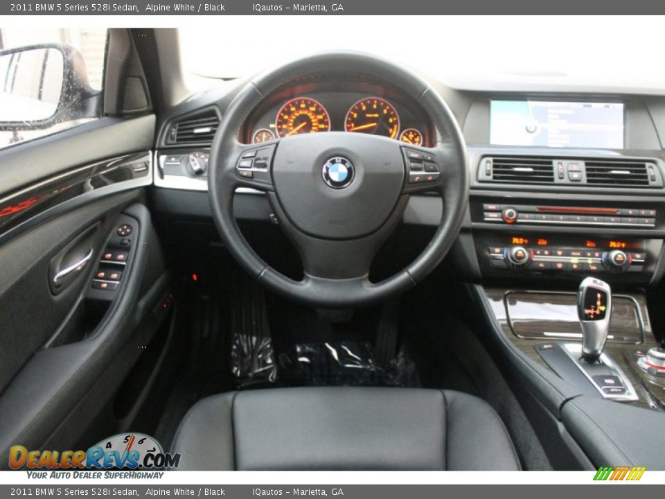 2011 BMW 5 Series 528i Sedan Alpine White / Black Photo #32