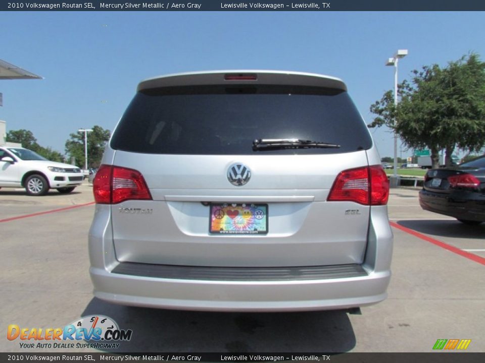 2010 Volkswagen Routan SEL Mercury Silver Metallic / Aero Gray Photo #4