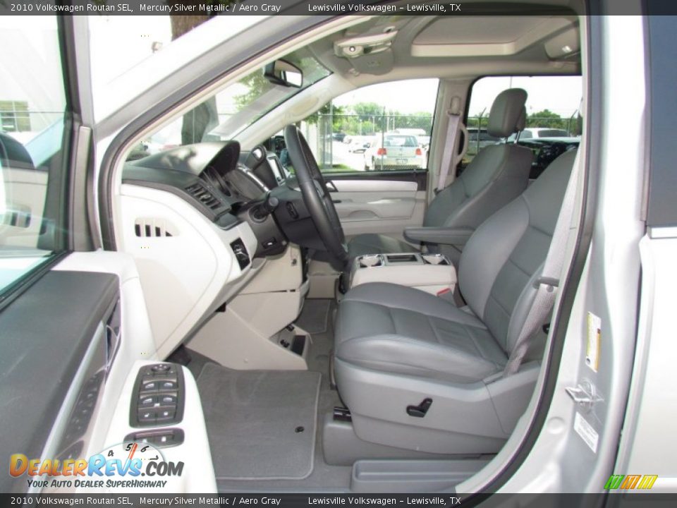 Aero Gray Interior - 2010 Volkswagen Routan SEL Photo #9