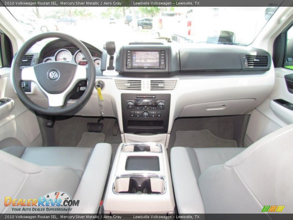 Dashboard of 2010 Volkswagen Routan SEL Photo #14