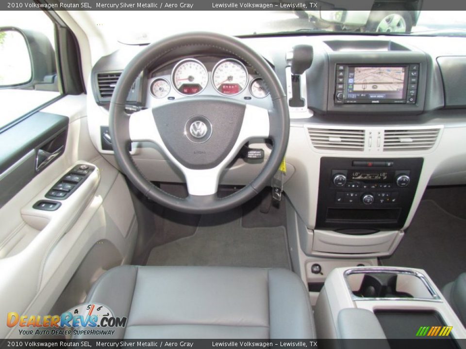 Dashboard of 2010 Volkswagen Routan SEL Photo #15
