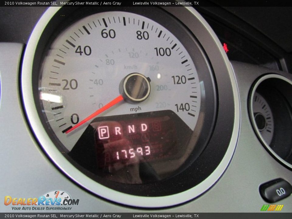 2010 Volkswagen Routan SEL Mercury Silver Metallic / Aero Gray Photo #22
