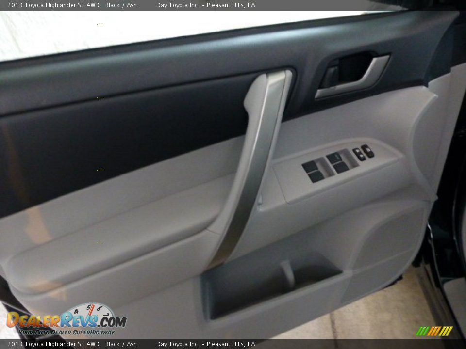 2013 Toyota Highlander SE 4WD Black / Ash Photo #16