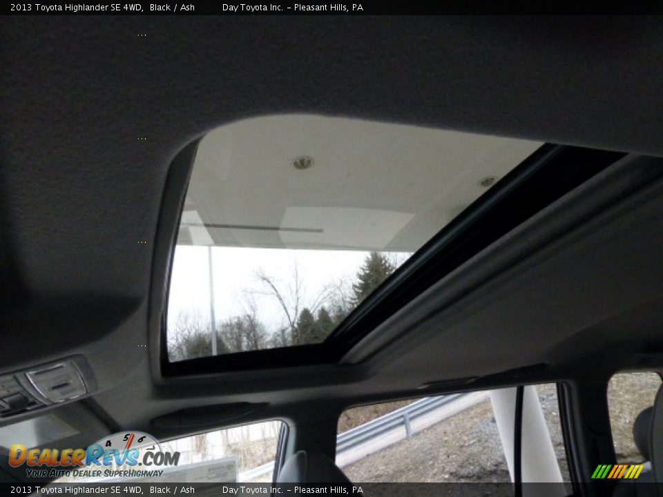 2013 Toyota Highlander SE 4WD Black / Ash Photo #17