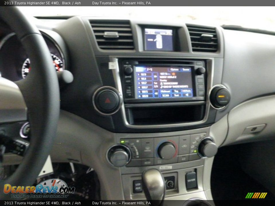 2013 Toyota Highlander SE 4WD Black / Ash Photo #18