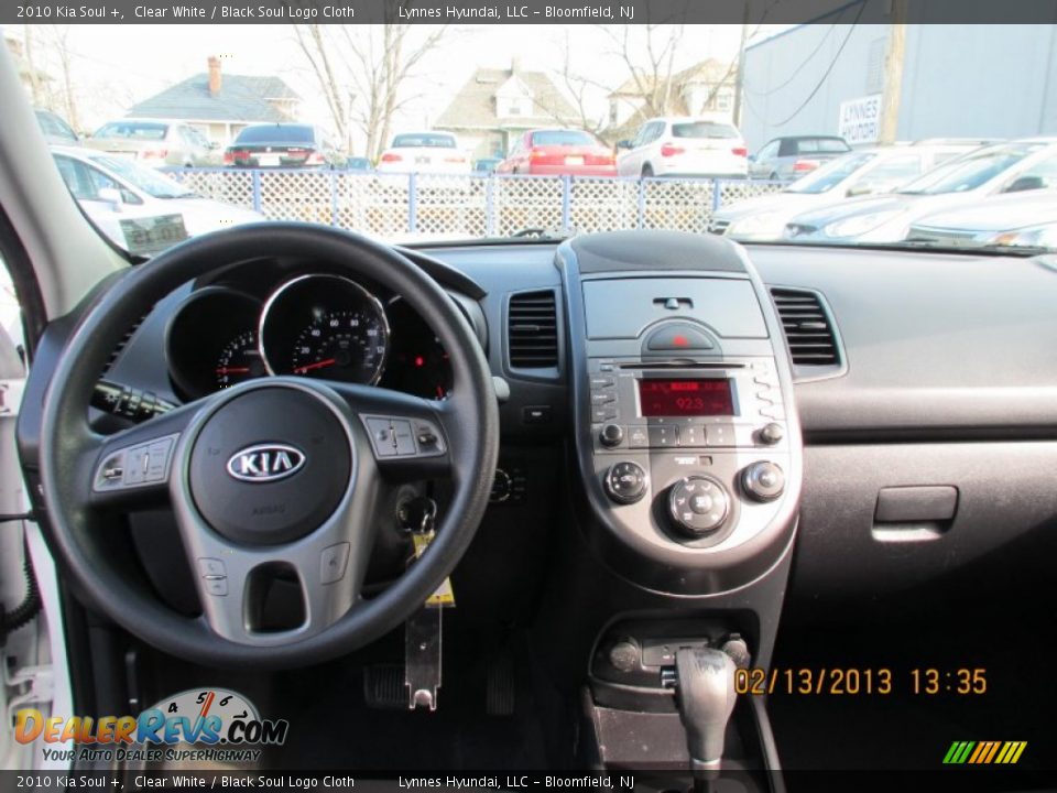 2010 Kia Soul + Clear White / Black Soul Logo Cloth Photo #7