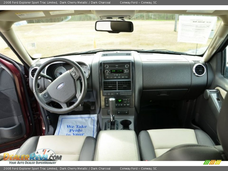 Dashboard of 2008 Ford Explorer Sport Trac Limited Photo #14