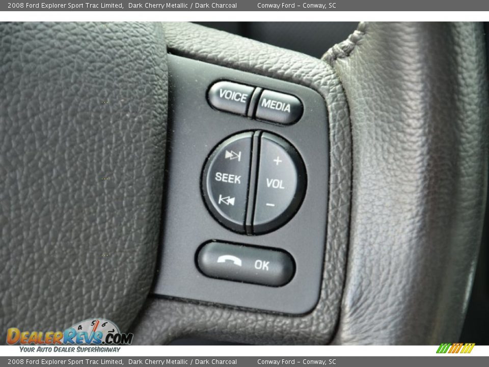 Controls of 2008 Ford Explorer Sport Trac Limited Photo #20