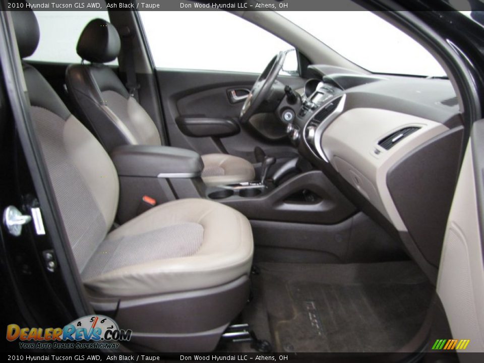 2010 Hyundai Tucson GLS AWD Ash Black / Taupe Photo #10