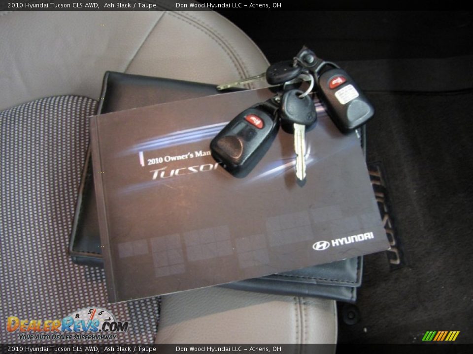 Books/Manuals of 2010 Hyundai Tucson GLS AWD Photo #28
