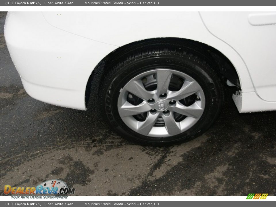 2013 Toyota Matrix S Super White / Ash Photo #9