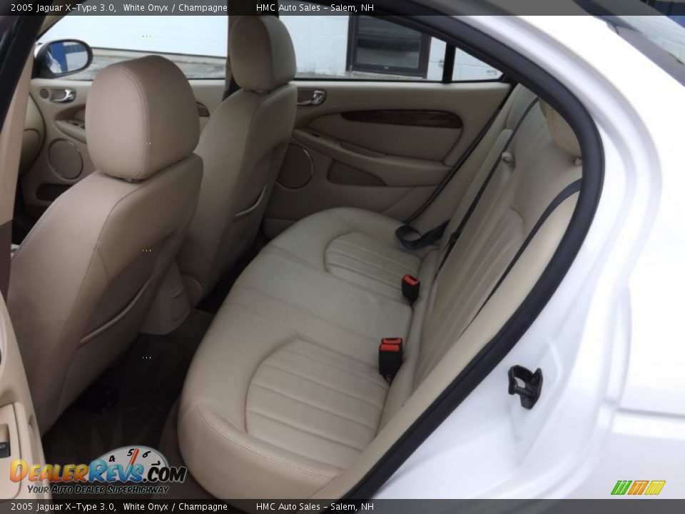 2005 Jaguar X-Type 3.0 White Onyx / Champagne Photo #6
