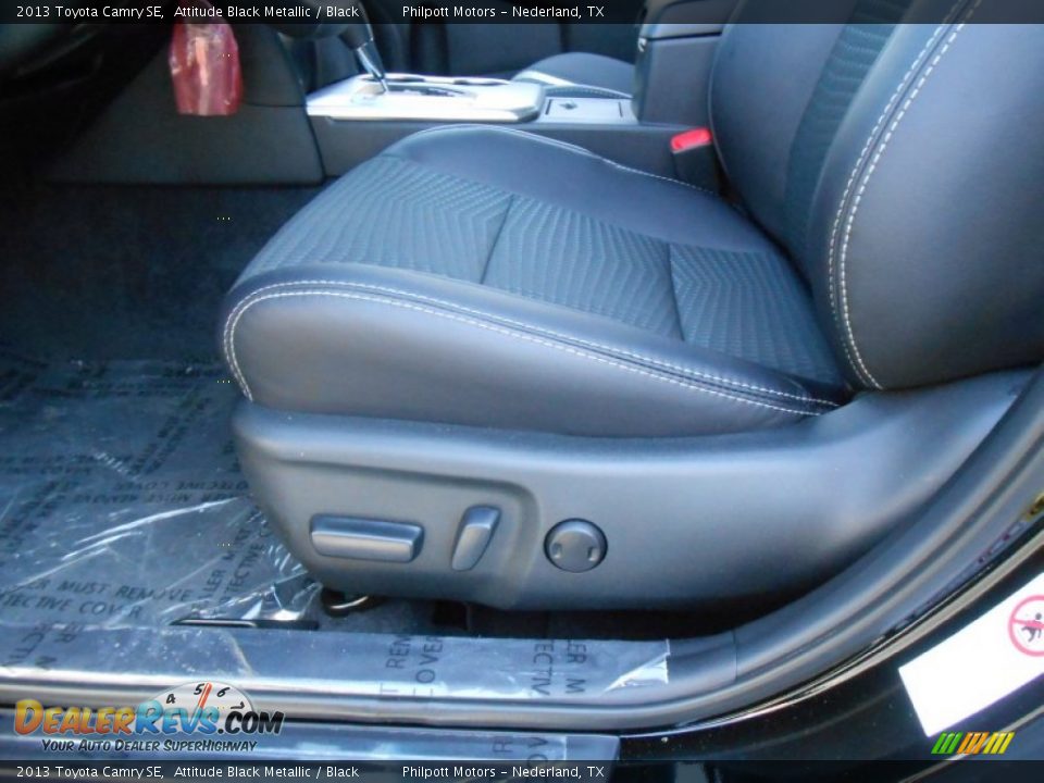 2013 Toyota Camry SE Attitude Black Metallic / Black Photo #26
