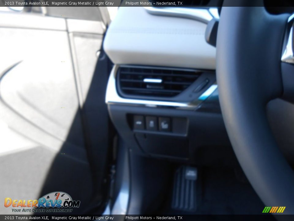 2013 Toyota Avalon XLE Magnetic Gray Metallic / Light Gray Photo #35