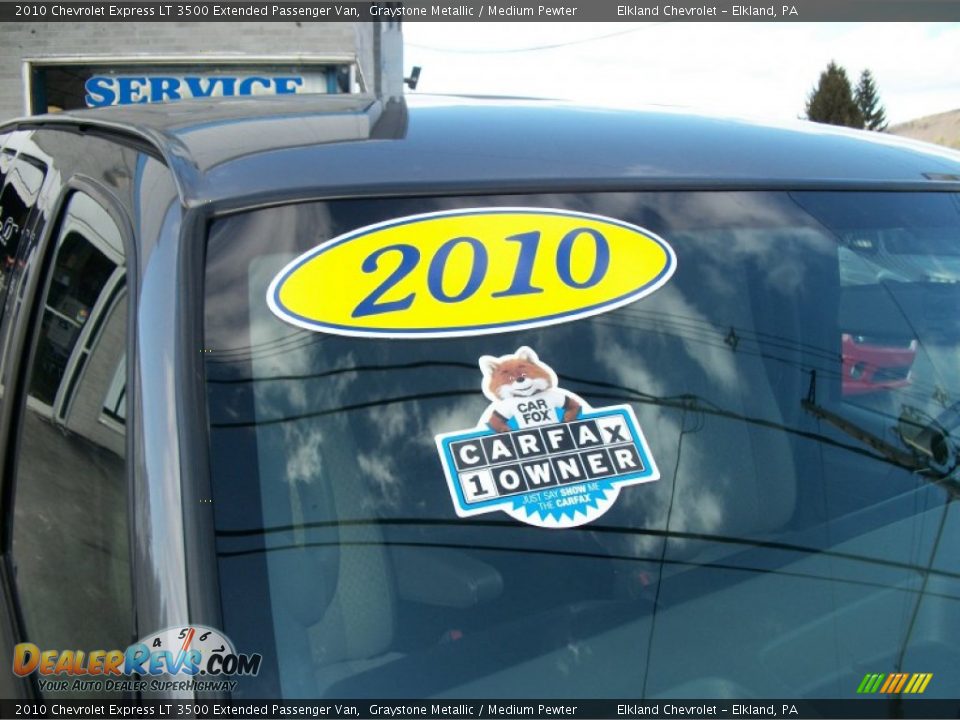 2010 Chevrolet Express LT 3500 Extended Passenger Van Graystone Metallic / Medium Pewter Photo #4