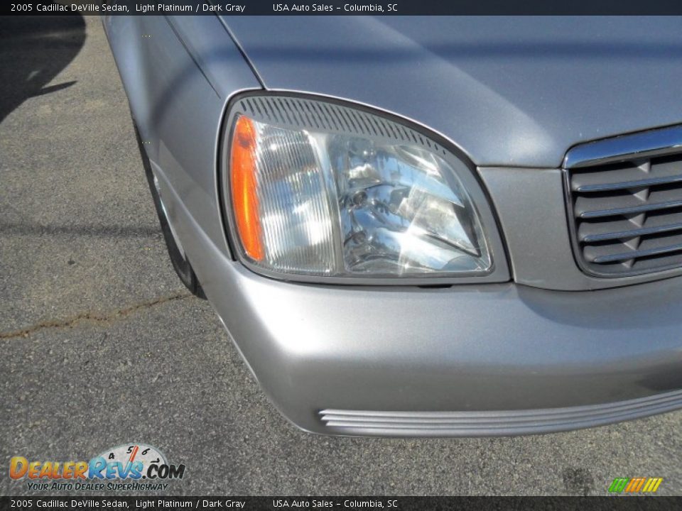 2005 Cadillac DeVille Sedan Light Platinum / Dark Gray Photo #3