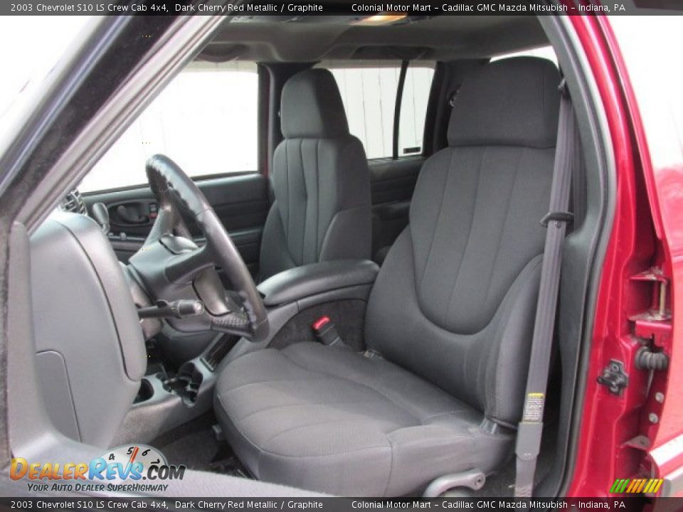 Front Seat of 2003 Chevrolet S10 LS Crew Cab 4x4 Photo #13