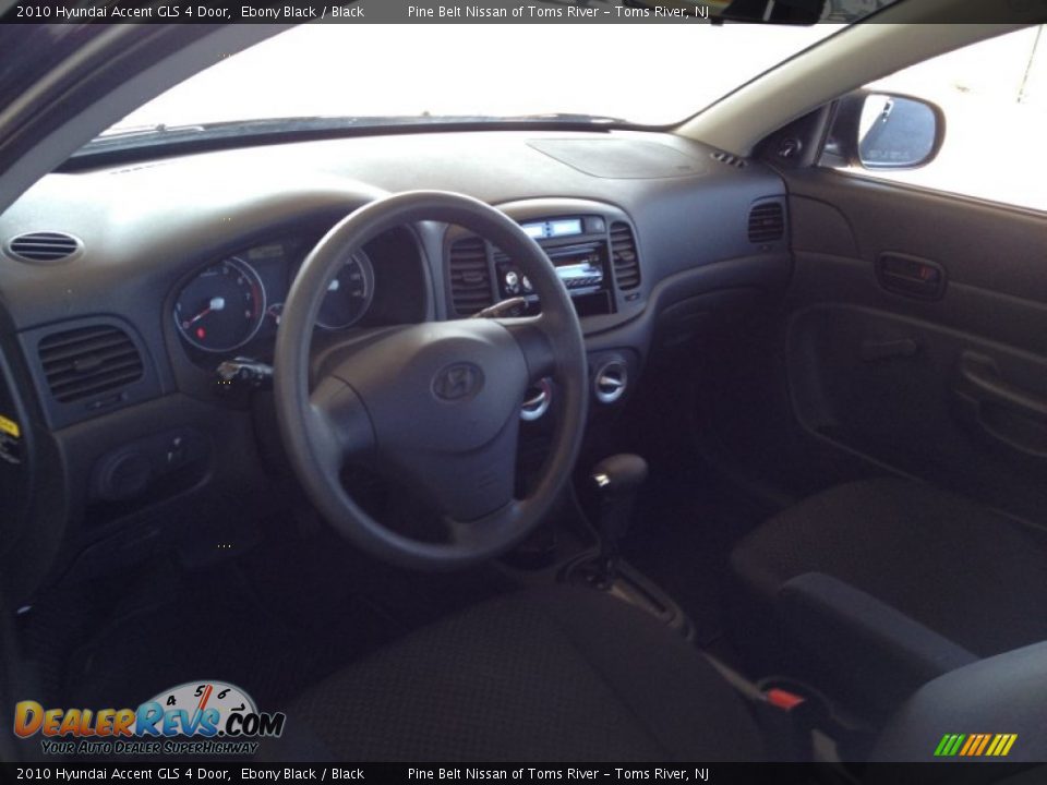 2010 Hyundai Accent GLS 4 Door Ebony Black / Black Photo #8