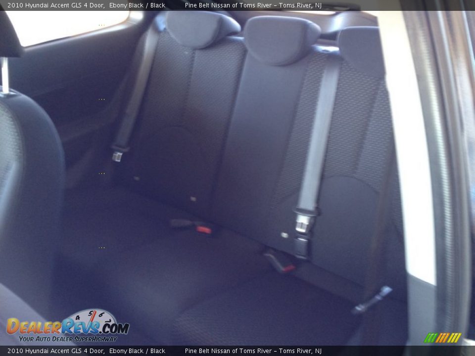 2010 Hyundai Accent GLS 4 Door Ebony Black / Black Photo #11