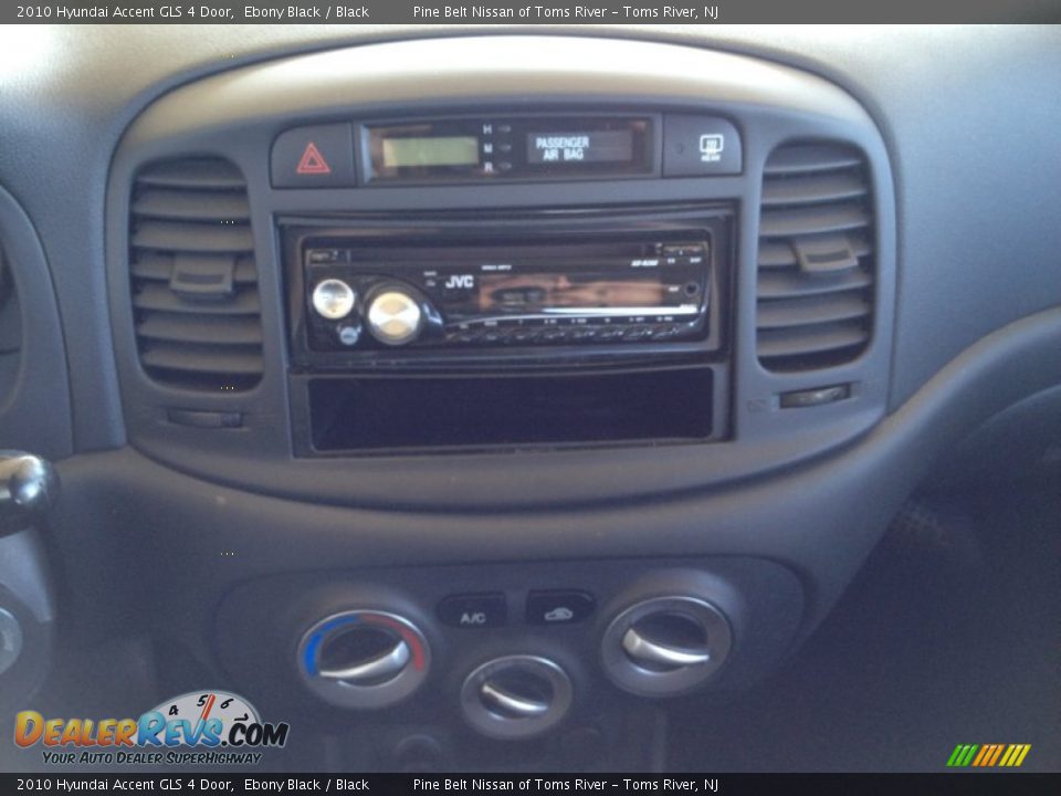 2010 Hyundai Accent GLS 4 Door Ebony Black / Black Photo #13