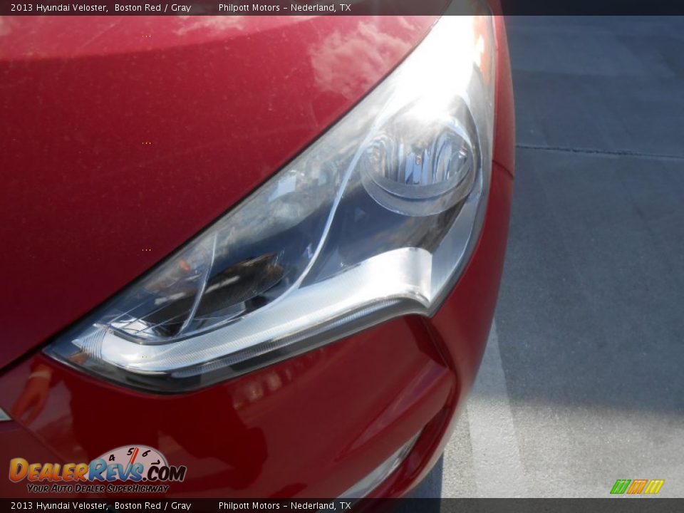 2013 Hyundai Veloster Boston Red / Gray Photo #10