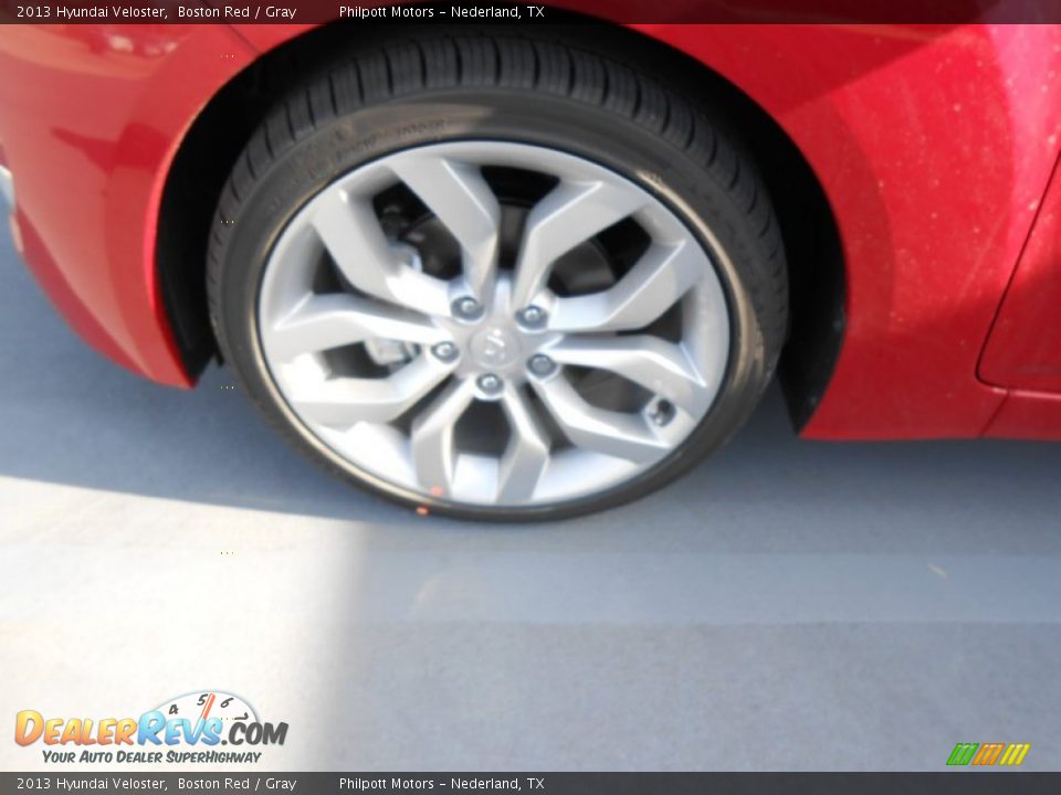 2013 Hyundai Veloster Boston Red / Gray Photo #12