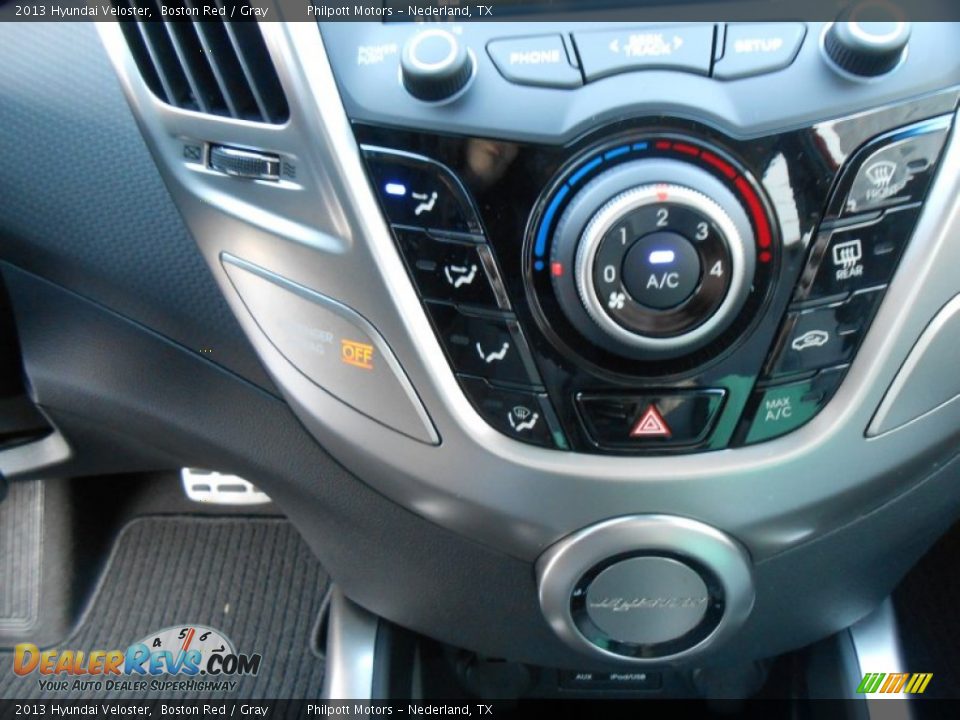 Controls of 2013 Hyundai Veloster  Photo #28