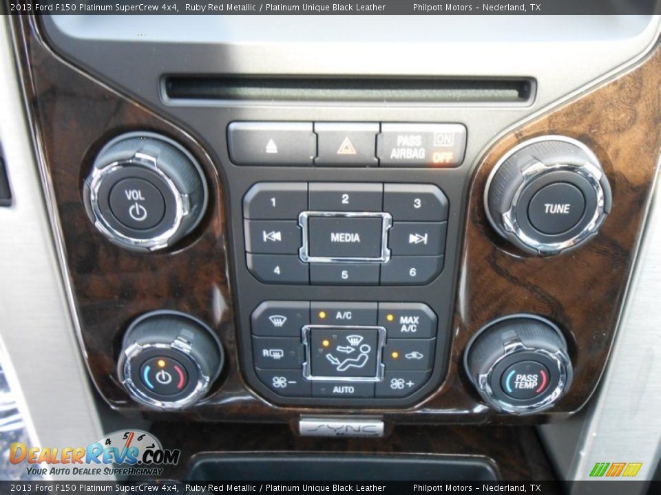2013 Ford F150 Platinum SuperCrew 4x4 Ruby Red Metallic / Platinum Unique Black Leather Photo #32