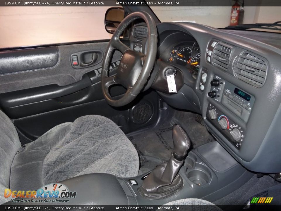 1999 GMC Jimmy SLE 4x4 Cherry Red Metallic / Graphite Photo #17