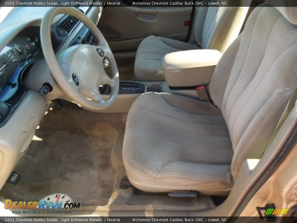 Front Seat of 2001 Chevrolet Malibu Sedan Photo #7