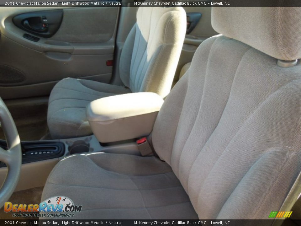 2001 Chevrolet Malibu Sedan Light Driftwood Metallic / Neutral Photo #8