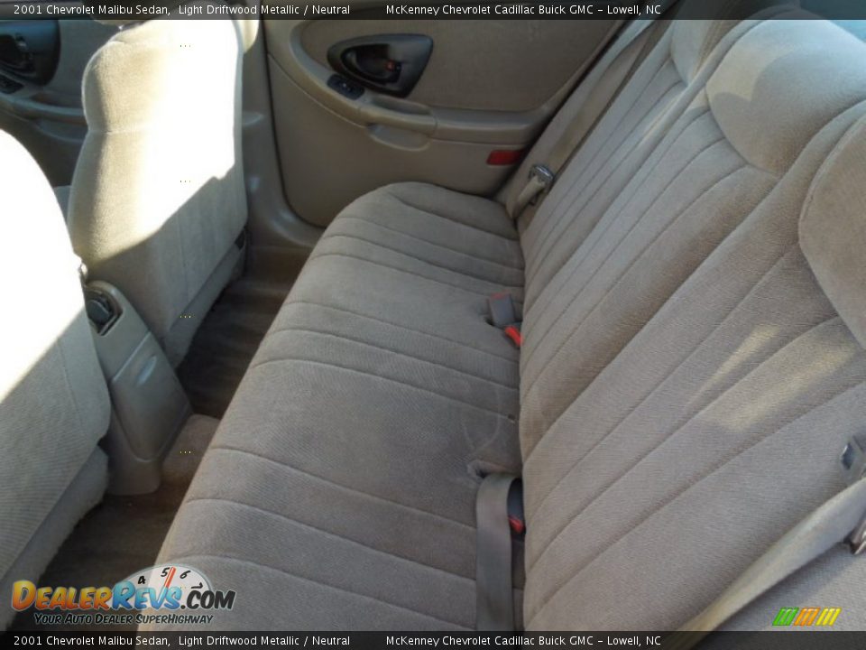 2001 Chevrolet Malibu Sedan Light Driftwood Metallic / Neutral Photo #15