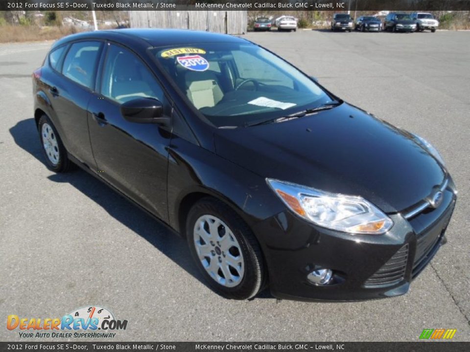 2012 Ford Focus SE 5-Door Tuxedo Black Metallic / Stone Photo #2